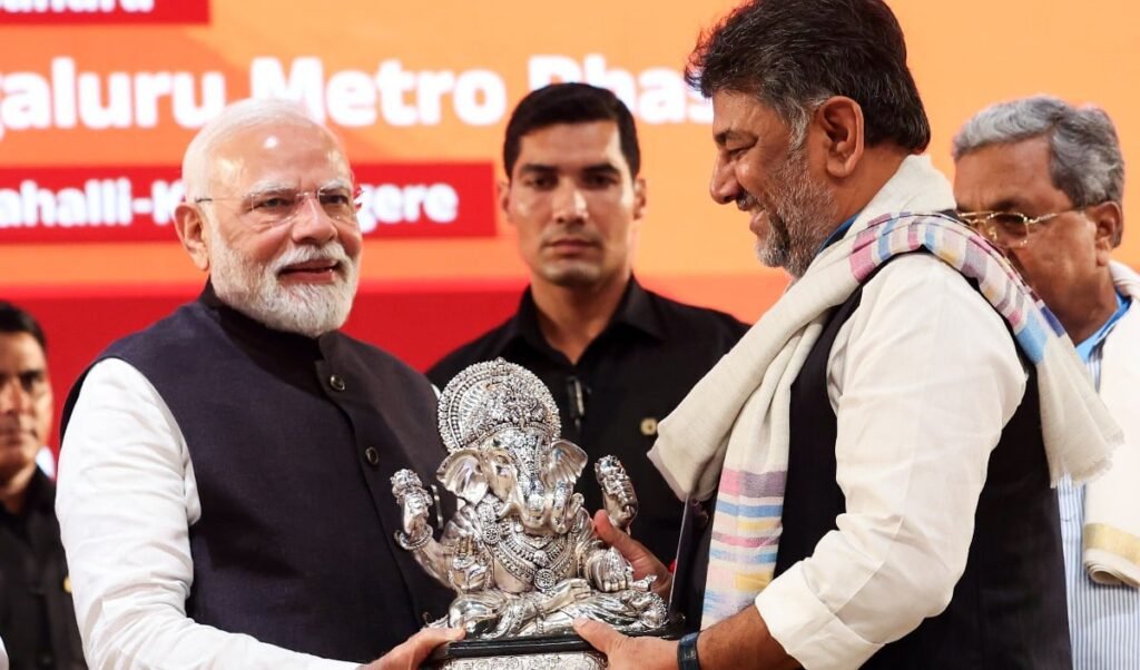 PM Modi ने Karnataka CM DK Shivakumar को दी बधाई, बोले- ‘केंद्र करेगा पूरा सहयोग’ PM Modi ने Karnataka CM DK Shivakumar को दी बधाई, बोले- ‘केंद्र करेगा पूरा सहयोग’