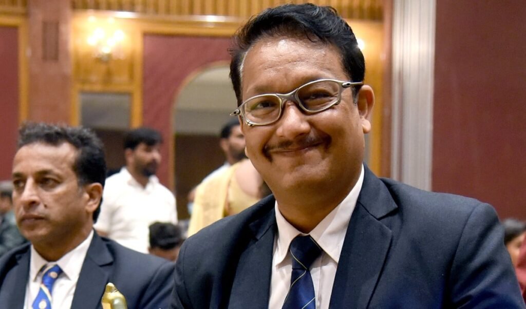 Paris Olympics में Manu Bhaker को मेडल जिताने वाले 'गुरु' Jaspal Rana का निधन, खेल जगत में शोक Paris Olympics में Manu Bhaker को मेडल जिताने वाले 'गुरु' Jaspal Rana का निधन, खेल जगत में शोक