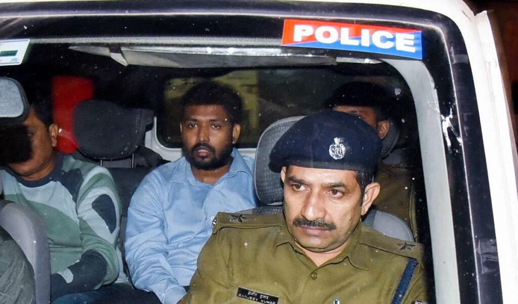 Patna Coaching Firing Controversy | मशहूर शिक्षक Khan Sir को कोर्ट से बड़ी राहत, गिरफ्तारी पर लगी अंतरिम रोक Patna Coaching Firing Controversy | मशहूर शिक्षक Khan Sir को कोर्ट से बड़ी राहत, गिरफ्तारी पर लगी अंतरिम रोक