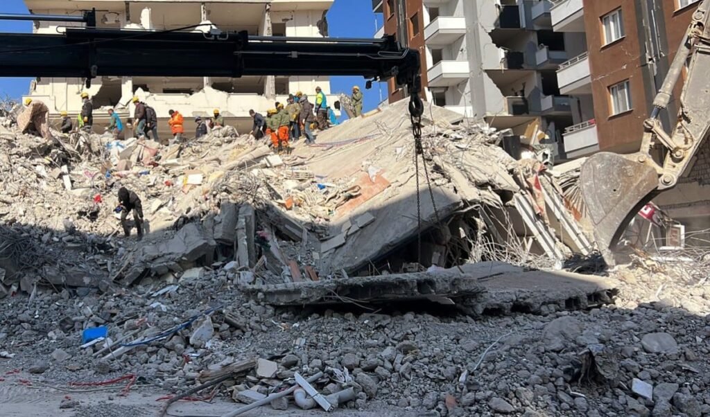 Philippines Strong Earthquake | मिंडानाओ में 7.8 तीव्रता का शक्तिशाली भूकंप, तटीय इलाकों में उठीं सुनामी की लहरें