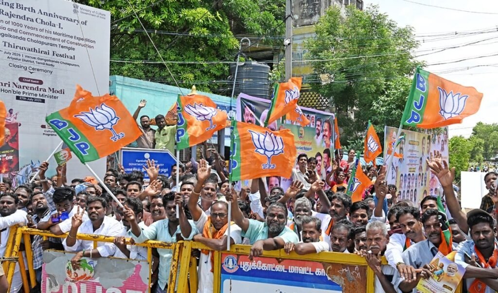 Rajya Sabha Election: MP, Gujarat में BJP की निर्विरोध जीत, Rajasthan में कांग्रेस को मिली एक सीट Rajya Sabha Election: MP, Gujarat में BJP की निर्विरोध जीत, Rajasthan में कांग्रेस को मिली एक सीट
