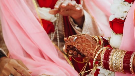 Relationship coach warns ‘women should not date or marry Indian men’: ‘Better off being single’ Relationship coach warns ‘women should not date or marry Indian men’: ‘Better off being single’