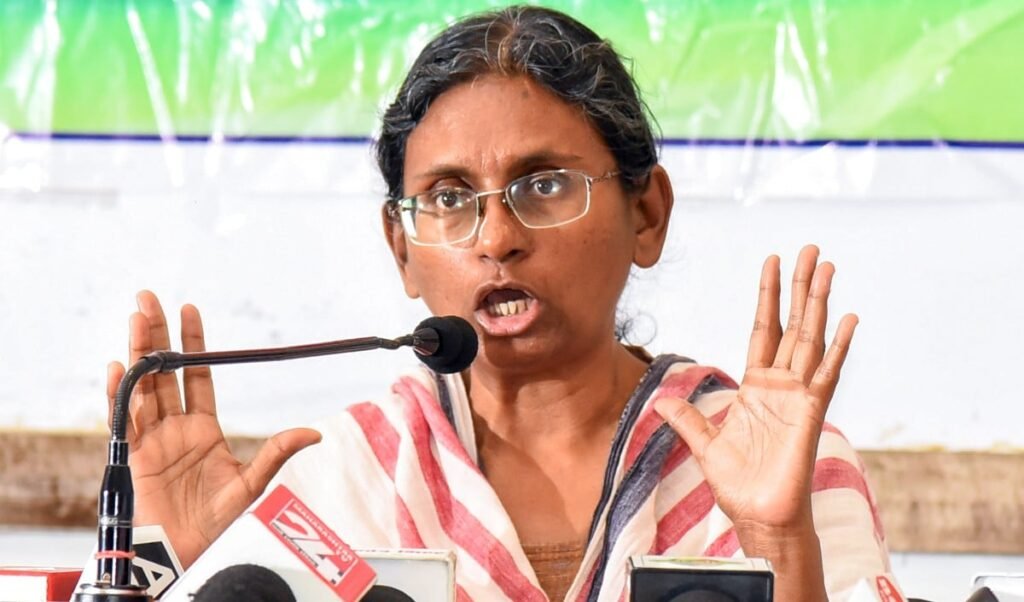 SC से झटका मिलने के बाद Meenakshi Natarajan बोलीं, यह लोकतंत्र और संविधान के लिए एक आघात है SC से झटका मिलने के बाद Meenakshi Natarajan बोलीं, यह लोकतंत्र और संविधान के लिए एक आघात है