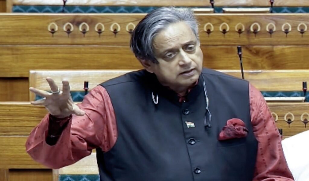 Shashi Tharoor ने की PM Modi की G7 कूटनीति की तारीफ, BJP बोली – Rahul Gandhi हुए बेनकाब Shashi Tharoor ने की PM Modi की G7 कूटनीति की तारीफ, BJP बोली – Rahul Gandhi हुए बेनकाब