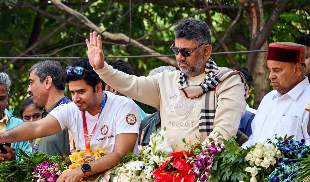 Shivakumar oath ceremony: कर्नाटक की सियासत में नया अध्याय, DKS के Oath Ceremony में शामिल होंगे येदियुरप्पा-देवेगौड़ा?