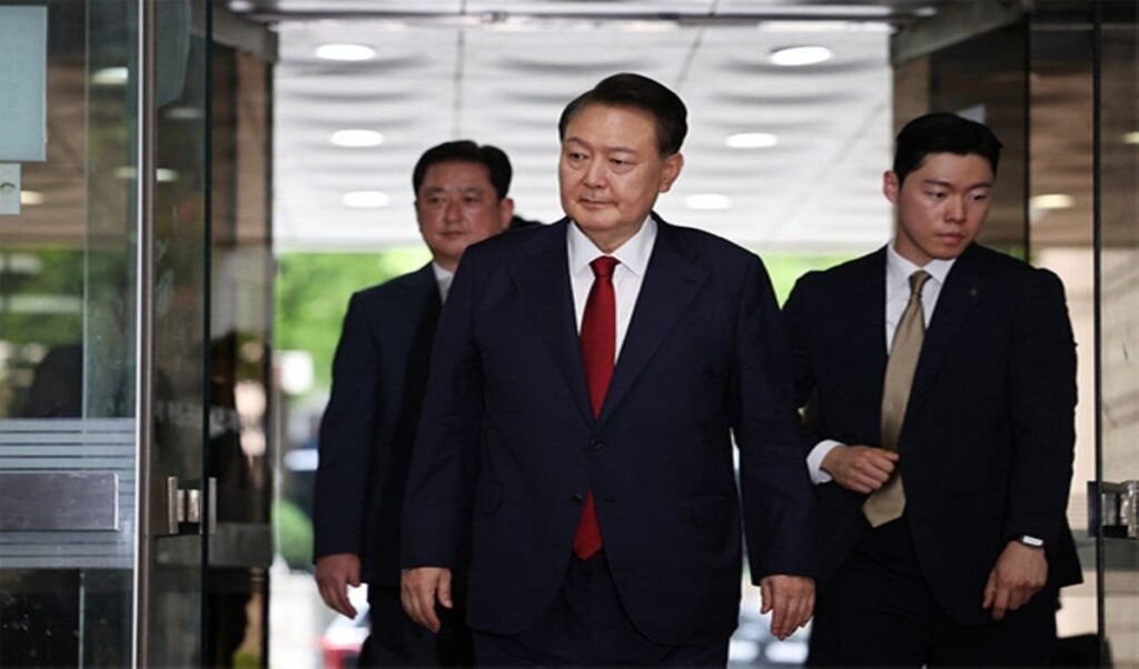 South Korea: पूर्व राष्ट्रपति Yoon Suk Yeol को 30 साल जेल, Martial Law के लिए रची थी Drone की साजिश South Korea: पूर्व राष्ट्रपति Yoon Suk Yeol को 30 साल जेल, Martial Law के लिए रची थी Drone की साजिश