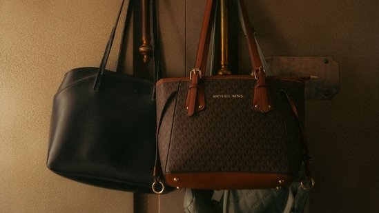 Spacious tote bags for women: 8 picks that carry everything without looking bulky Spacious tote bags for women: 8 picks that carry everything without looking bulky