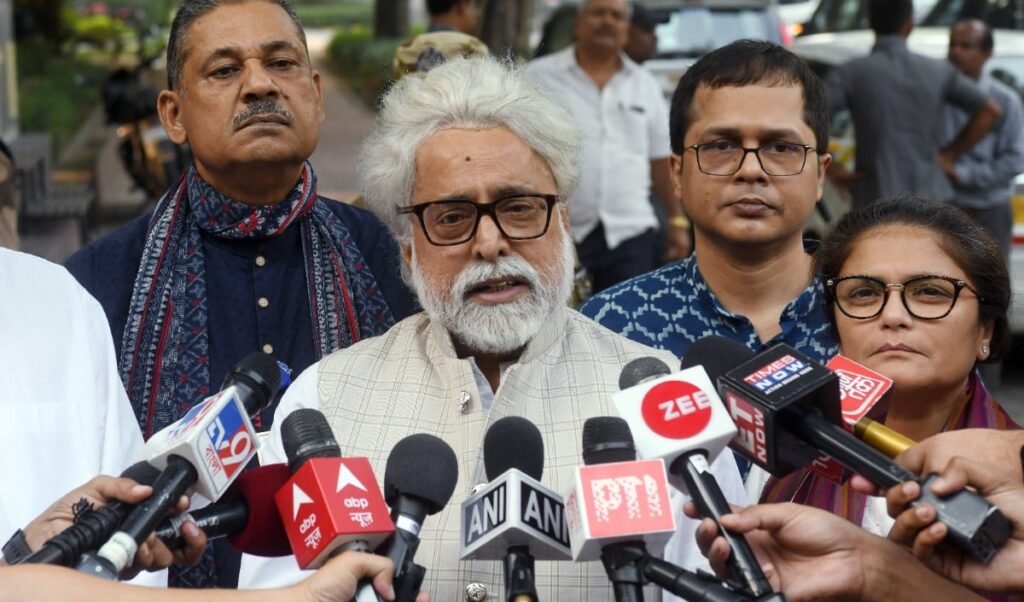 TMC के बागी गुट में Sudip Bandyopadhyay? दिल्ली में BJP नेताओं संग की अहम मीटिंग TMC के बागी गुट में Sudip Bandyopadhyay? दिल्ली में BJP नेताओं संग की अहम मीटिंग
