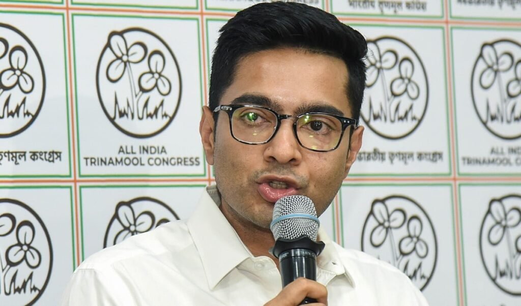 TMC नेता Abhishek Banerjee की बढ़ीं मुश्किलें! PA सुमित रॉय के लिए घर पर पुलिस की छापेमारी, CID का समन, मदन मित्रा के ठिकानों पर ED की रेड TMC नेता Abhishek Banerjee की बढ़ीं मुश्किलें! PA सुमित रॉय के लिए घर पर पुलिस की छापेमारी, CID का समन, मदन मित्रा के ठिकानों पर ED की रेड