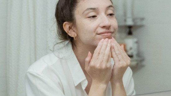 These 7 oil-control face washes keep your skin fresh, oil-free, and dirt-free all day long These 7 oil-control face washes keep your skin fresh, oil-free, and dirt-free all day long