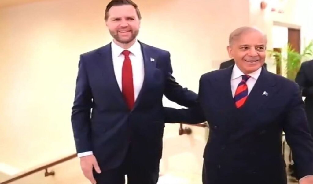 US-Iran डील पर अमेरिका ने पाकिस्तान को दिखाया आईना, JD Vance बोले- वहां प्रेस फ्रीडम कहां है? US-Iran डील पर अमेरिका ने पाकिस्तान को दिखाया आईना, JD Vance बोले- वहां प्रेस फ्रीडम कहां है?