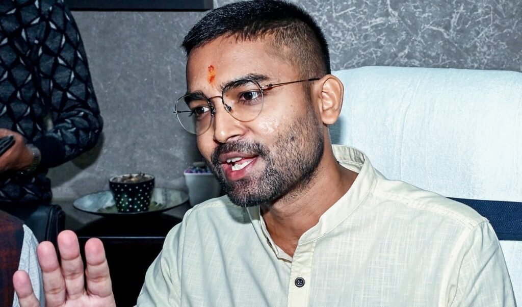 Upendra Kushwaha की एक ‘ना’ से गई Deepak Prakash की कुर्सी? Bihar की सियासत में बड़ा U-Turn! Upendra Kushwaha की एक ‘ना’ से गई Deepak Prakash की कुर्सी? Bihar की सियासत में बड़ा U-Turn!