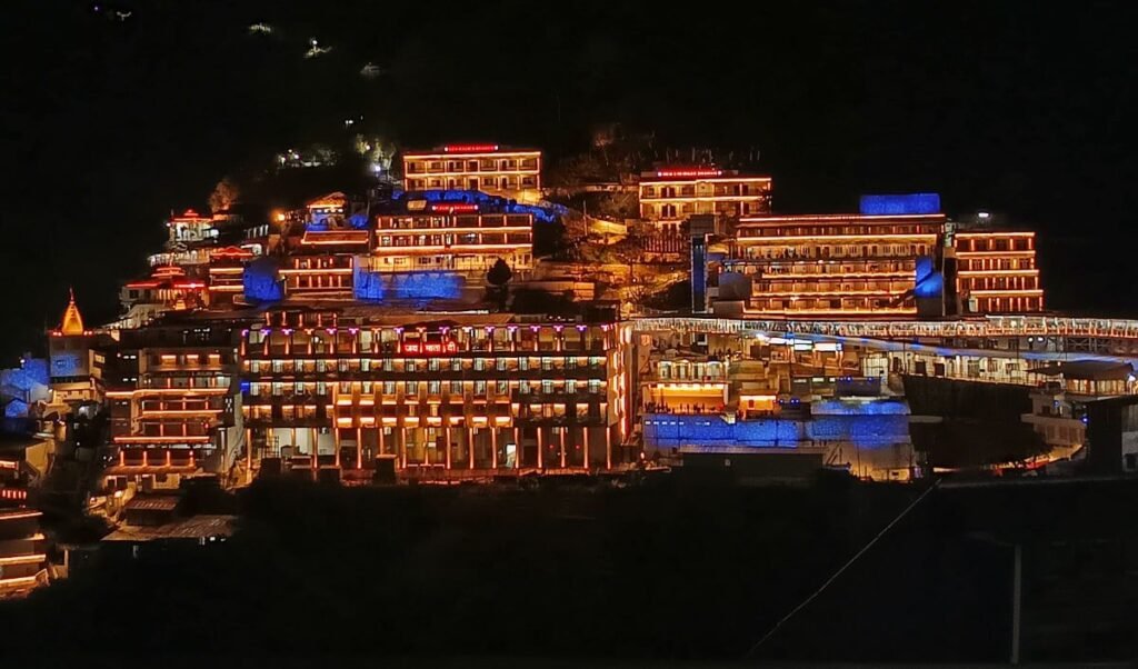 Vaishno Devi Yatra ने बनाया नया Record! 50 लाख Pilgrims ने किए दर्शन, पिछले साल से 27% की बंपर बढ़ोतरी Vaishno Devi Yatra ने बनाया नया Record! 50 लाख Pilgrims ने किए दर्शन, पिछले साल से 27% की बंपर बढ़ोतरी