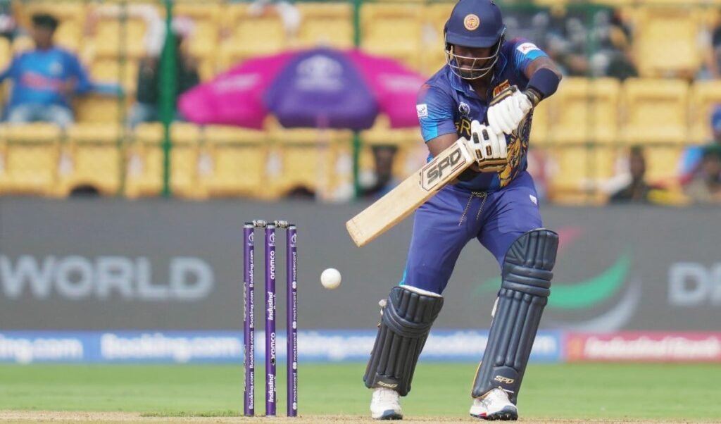 WI vs SL Test: Dhananjaya De Silva का शतक भी नहीं आया काम, West Indies ने श्रीलंका को 308 पर समेटा।