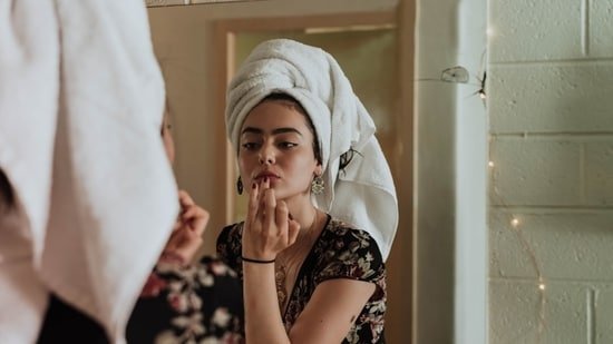 Why does skin and hair look different after 30? Nutritionist explains real reasons and shares lifestyle remedies Why does skin and hair look different after 30? Nutritionist explains real reasons and shares lifestyle remedies