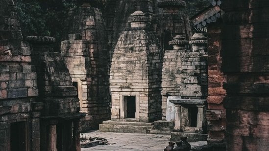 Why should spiritual seekers visit temples? According to a spiritual master Why should spiritual seekers visit temples? According to a spiritual master