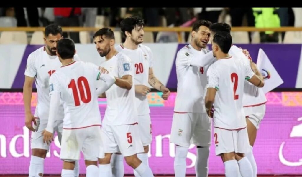 World Cup में Iran Team का 'Protest Badge', FIFA के कड़े नियमों से बढ़ा टकराव World Cup में Iran Team का 'Protest Badge', FIFA के कड़े नियमों से बढ़ा टकराव