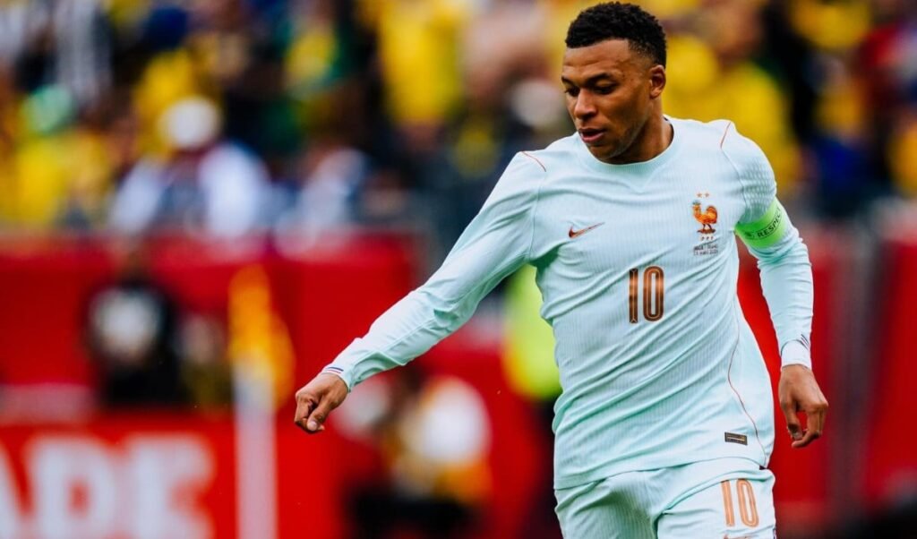 World Cup में Kylian Mbappe का तूफान, Klose के महारिकॉर्ड की बराबरी कर Messi को दे रहे टक्कर World Cup में Kylian Mbappe का तूफान, Klose के महारिकॉर्ड की बराबरी कर Messi को दे रहे टक्कर