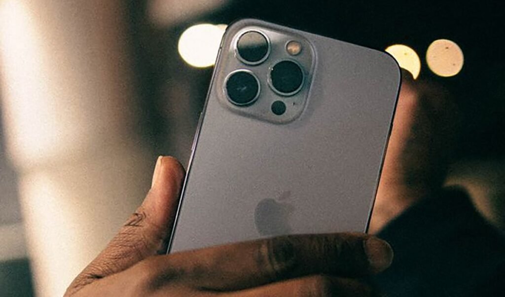 iphone will lock automatically upon theft apple introduces smart anti theft feature