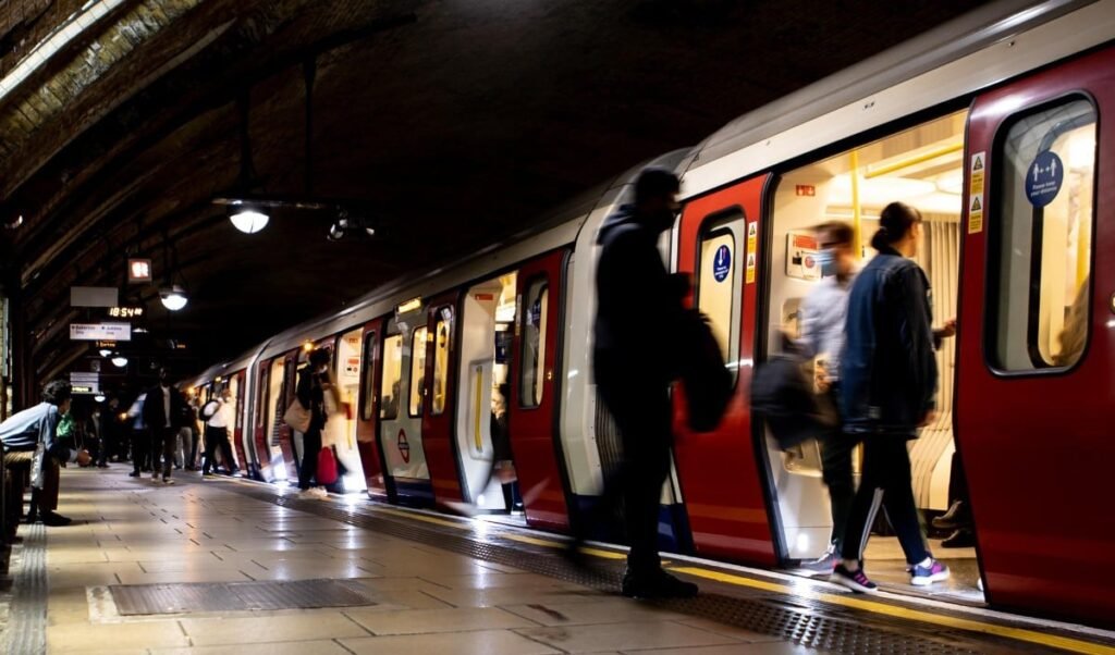 london head on collision between two trains driver killed over 80 passengers injured london head on collision between two trains driver killed over 80 passengers injured