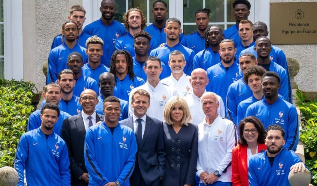 macron booster for france victory special meeting with the team before the fifa world cup