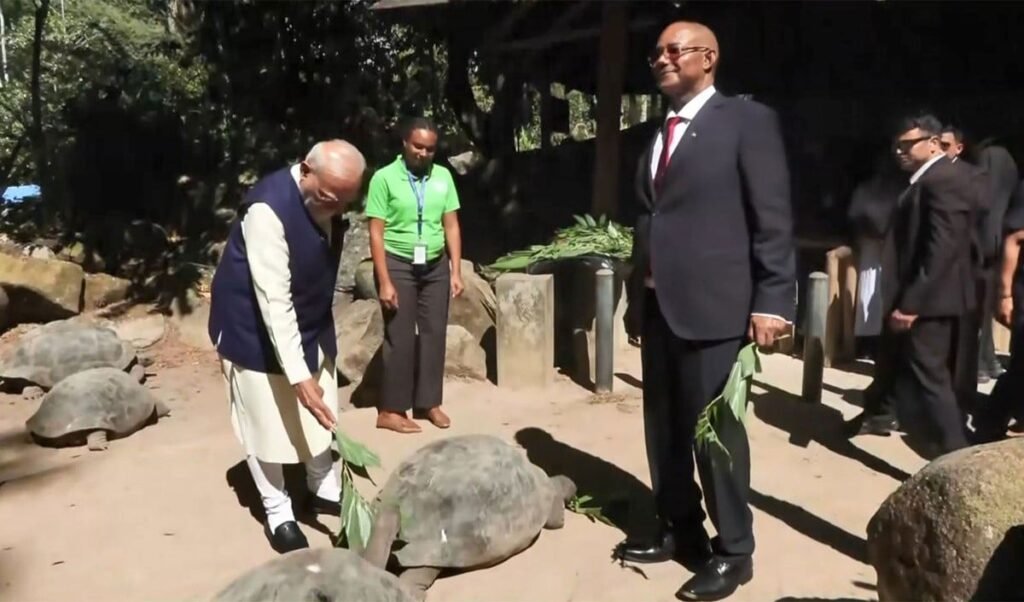 pm modi special gesture during his seychelles visit
