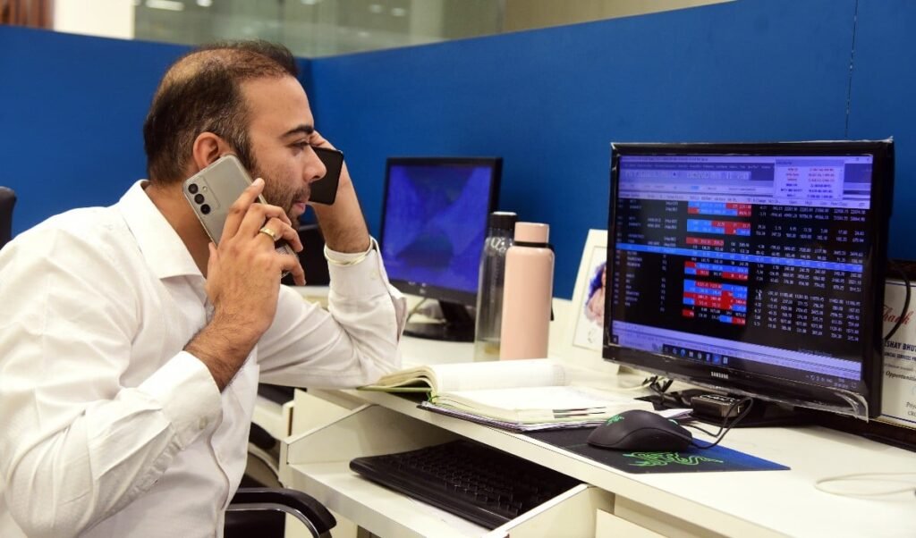 sensex plunged 557 points nifty slipped below of 24000 and infosys crashed 8 percent sensex plunged 557 points nifty slipped below of 24000 and infosys crashed 8 percent