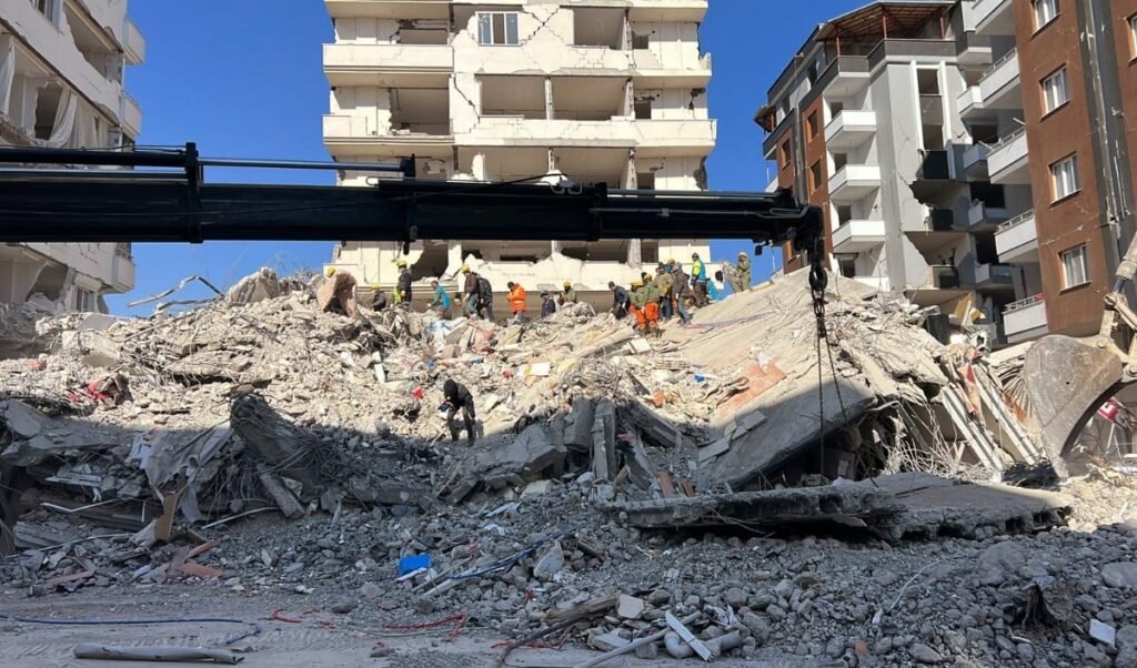 venezuela earthquake video two massive earthquakes measuring 7 2 and 7 5 in magnitude