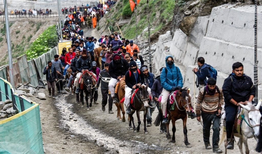 अमरनाथ यात्रा 2026: सुरक्षा का अभेद्य घेरा, पहलगाम-अनंतनाग में High-Tech इंतज़ाम अमरनाथ यात्रा 2026: सुरक्षा का अभेद्य घेरा, पहलगाम-अनंतनाग में High-Tech इंतज़ाम