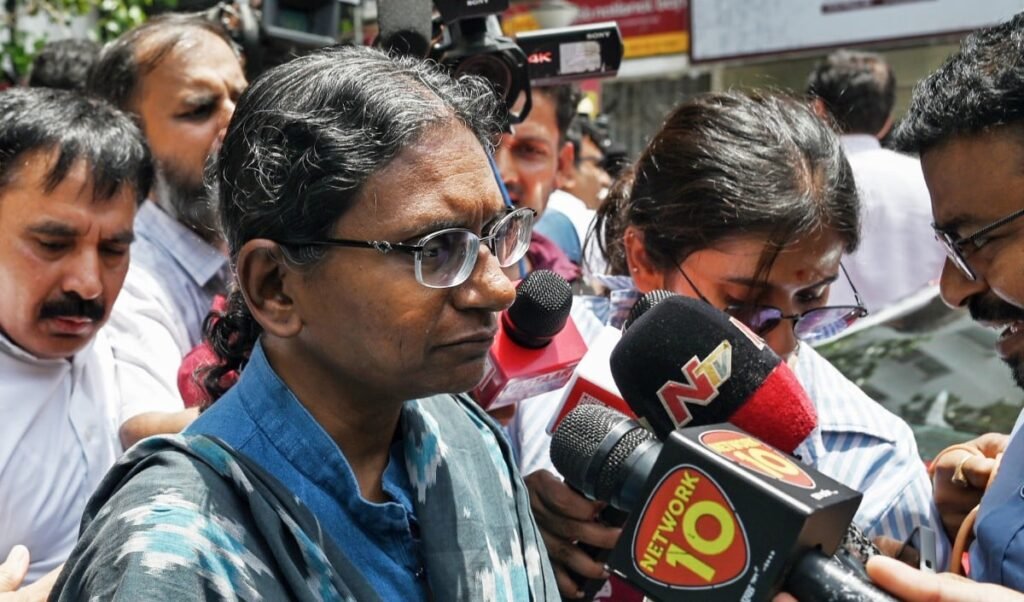कांग्रेस का विरोध प्रदर्शन, नामांकन रद्द होने के बाद बोलीं मीनाक्षी नटराजन, मैं अपना पक्ष SC में रखूंगी कांग्रेस का विरोध प्रदर्शन, नामांकन रद्द होने के बाद बोलीं मीनाक्षी नटराजन, मैं अपना पक्ष SC में रखूंगी