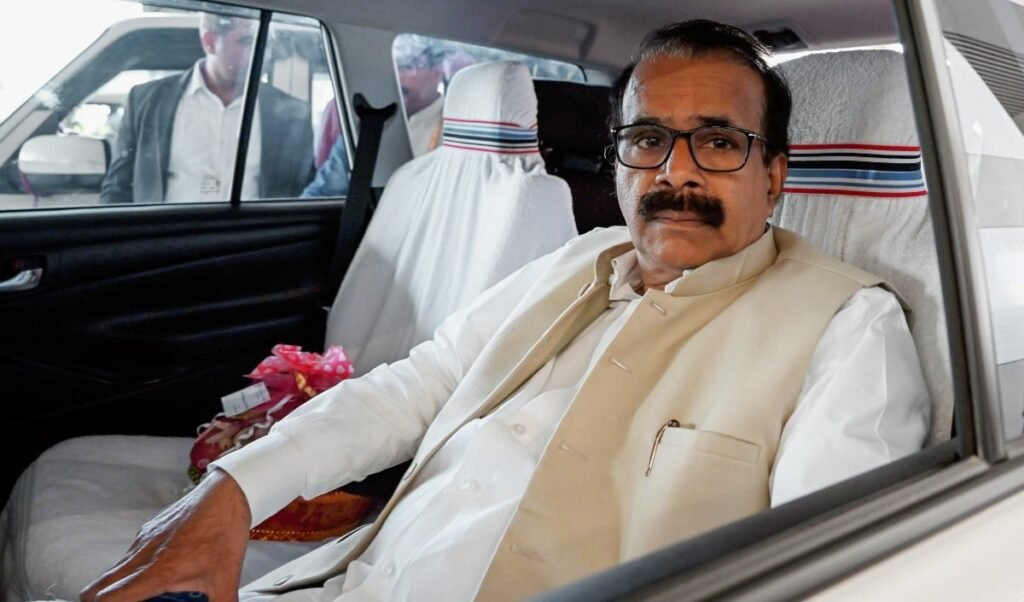 केंद्रीय मंत्री जॉर्ज कुरियन का मंत्रिपरिषद से इस्तीफा, राष्ट्रपति द्रौपदी मुर्मू ने तत्काल प्रभाव से किया मंजूर केंद्रीय मंत्री जॉर्ज कुरियन का मंत्रिपरिषद से इस्तीफा, राष्ट्रपति द्रौपदी मुर्मू ने तत्काल प्रभाव से किया मंजूर