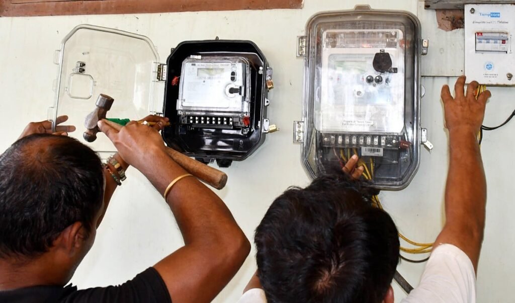 दिल्ली में बिजली बिल का बड़ा ‘झटका’: DERC ने दी मंज़ूरी, जुलाई से बढ़ेगी कीमतें दिल्ली में बिजली बिल का बड़ा ‘झटका’: DERC ने दी मंज़ूरी, जुलाई से बढ़ेगी कीमतें