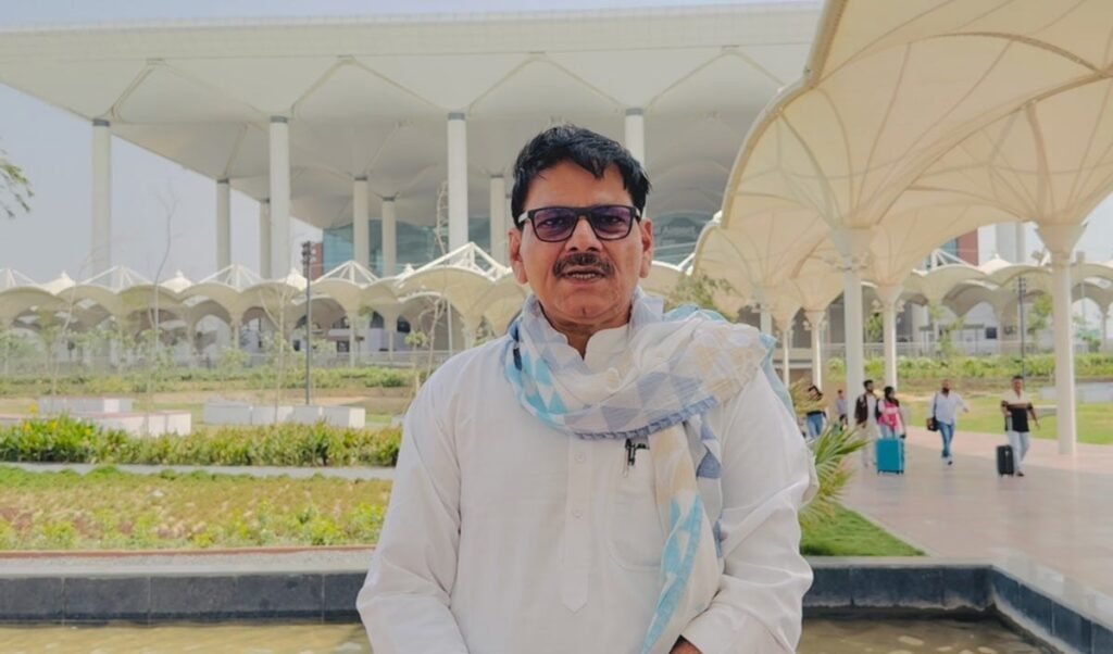 “नोएडा अंतरराष्ट्रीय एयरपोर्ट पर यात्रियों के चेहरे की खुशी ही इस परियोजना की सबसे बड़ी सफलता है” विधायक धीरेन्द्र सिंह “नोएडा अंतरराष्ट्रीय एयरपोर्ट पर यात्रियों के चेहरे की खुशी ही इस परियोजना की सबसे बड़ी सफलता है” विधायक धीरेन्द्र सिंह