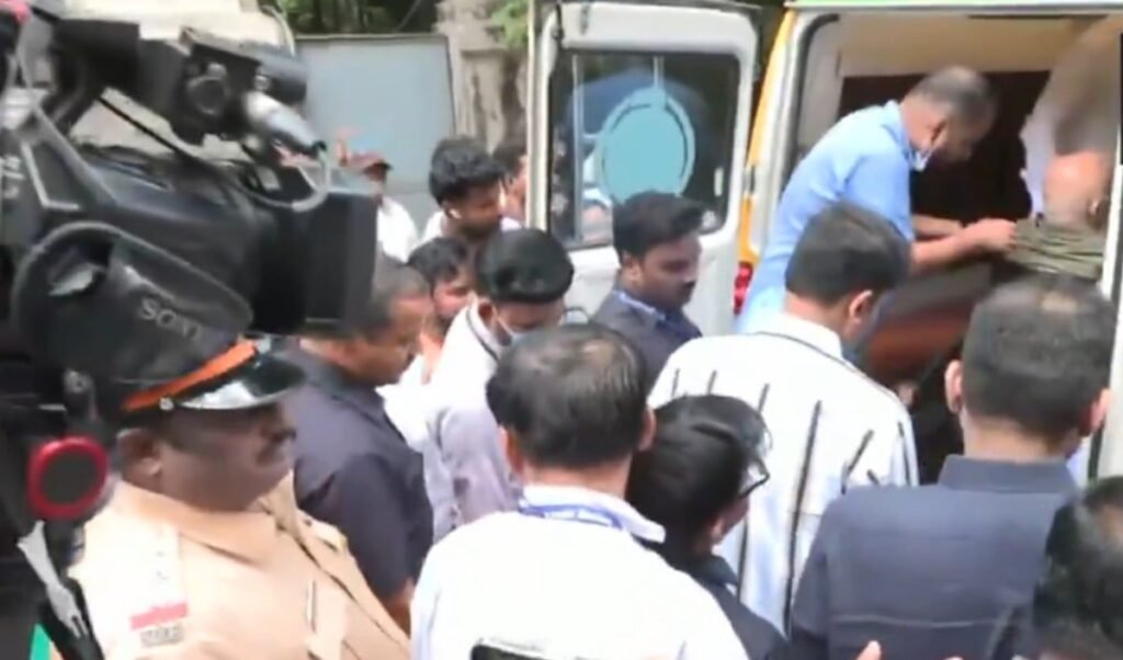 पवनराजे निंबालकर मर्डर केस: 20 साल बाद, CBI कोर्ट ने पद्मसिंह पाटिल समेत सभी 9 आरोपियों को बरी किया पवनराजे निंबालकर मर्डर केस: 20 साल बाद, CBI कोर्ट ने पद्मसिंह पाटिल समेत सभी 9 आरोपियों को बरी किया