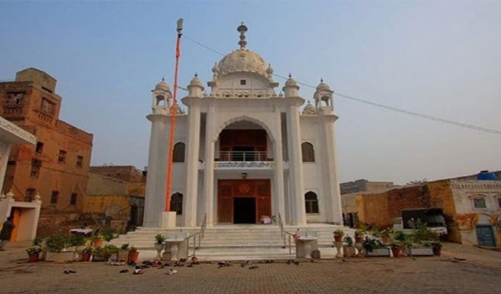 पाकिस्तान के Khyber Pakhtunkhwa में फिर टारगेट पर सिख, Gurudwara में घुसकर बुजुर्ग दंपत्ति की हत्या
