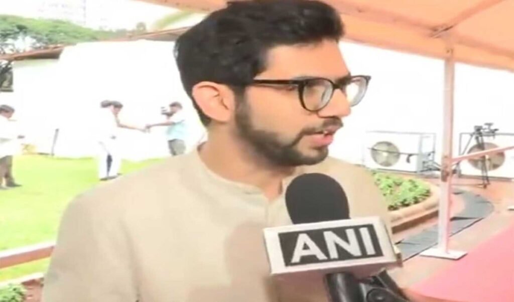 सांसदों की बगावत पर Shiv Sena UBT की Speaker Om Birla से गुहार, आदित्य बोले- न्याय की उम्मीद है सांसदों की बगावत पर Shiv Sena UBT की Speaker Om Birla से गुहार, आदित्य बोले- न्याय की उम्मीद है