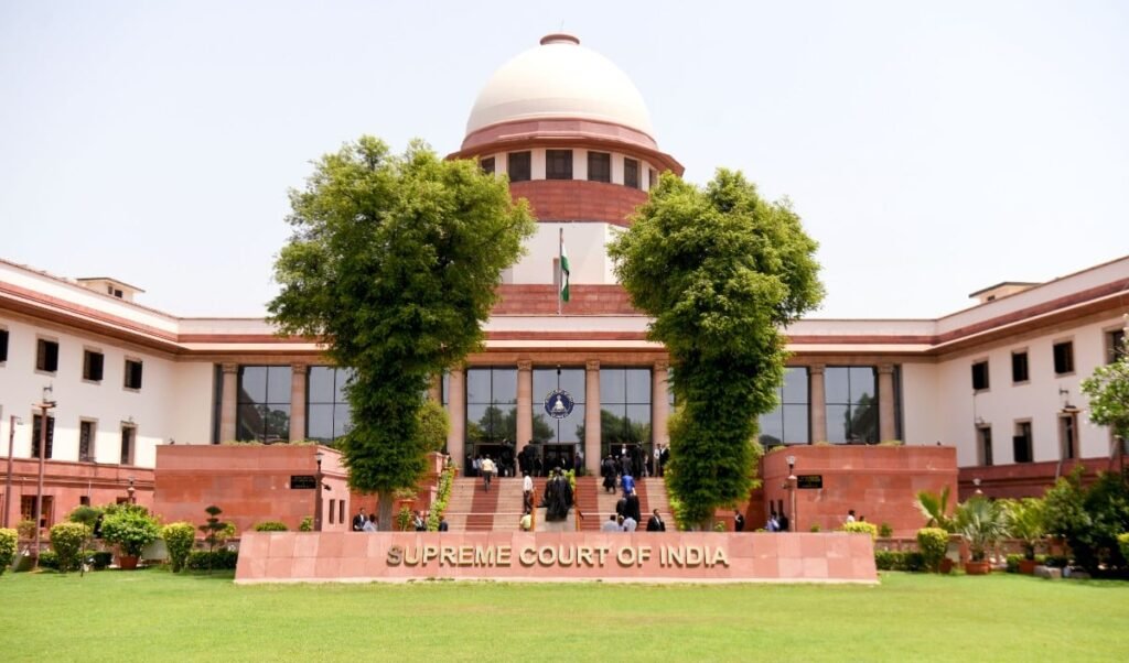 सुप्रीम कोर्ट में ऐतिहासिक नियुक्ति! 5 नए न्यायाधीशों के नाम पर मुहर, जजों की संख्या बढ़कर हुई 37 सुप्रीम कोर्ट में ऐतिहासिक नियुक्ति! 5 नए न्यायाधीशों के नाम पर मुहर, जजों की संख्या बढ़कर हुई 37