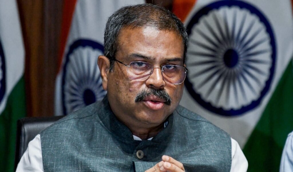 हम आपकी आधी उम्र तक भी नहीं पहुँच पाए: Pawan Khera ने Dharmendra Pradhan को NEET मृतकों के नाम गिनाए