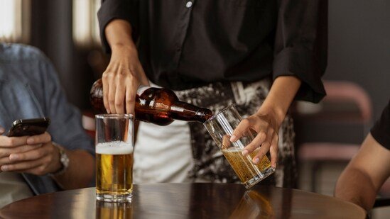AIIMS-trained gastroenterologist shares 3 habits that destroy the liver before 40: Alcohol, ultra-processed food… AIIMS-trained gastroenterologist shares 3 habits that destroy the liver before 40: Alcohol, ultra-processed food…