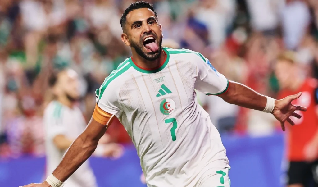 Algeria के स्टार फुटबॉलर Riyad Mahrez का सफर खत्म, World Cup के बाद किया Retirement का ऐलान Algeria के स्टार फुटबॉलर Riyad Mahrez का सफर खत्म, World Cup के बाद किया Retirement का ऐलान