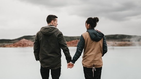 Are you truly happy or just settling? Therapist shares 4 signs that can help you tell the difference Are you truly happy or just settling? Therapist shares 4 signs that can help you tell the difference