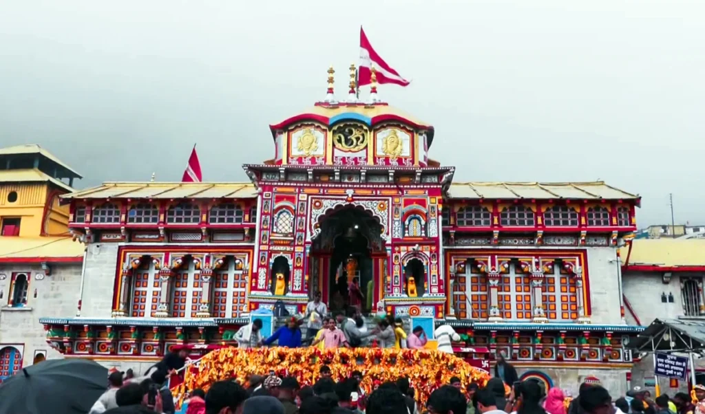 Badrinath Dham Donation Dispute | दान के कथित दुरुपयोग की जांच के लिए उत्तराखंड सरकार ने बनाई 3 सदस्यीय समिति, एक कर्मचारी सस्पेंड