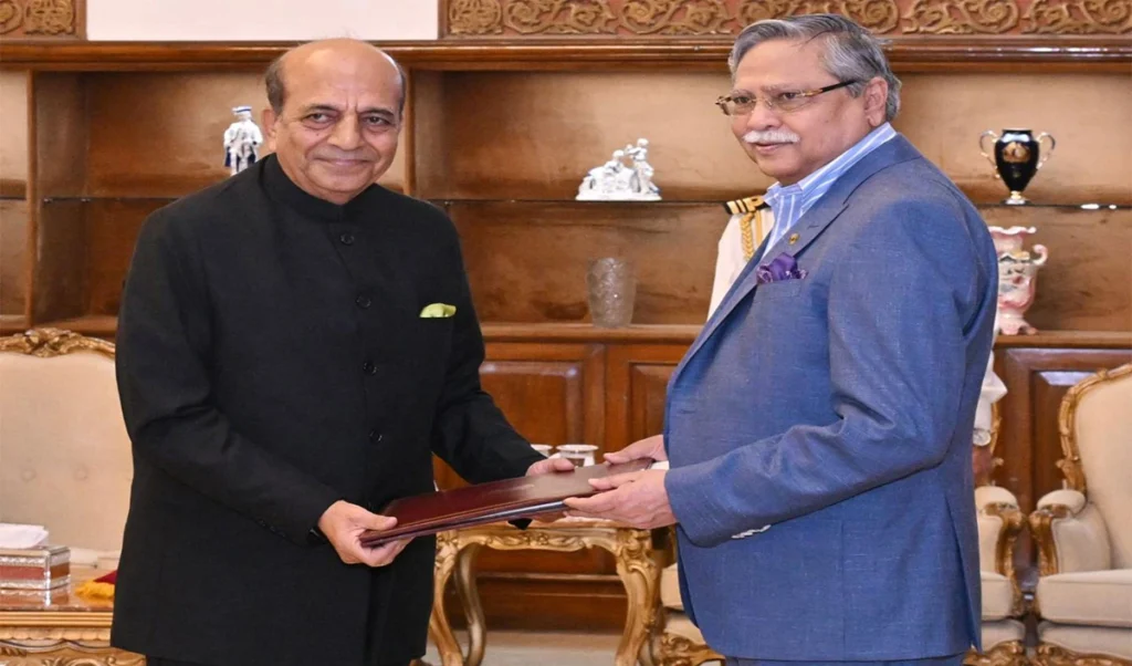 Bangladesh News: शेख हसीना से संपर्क की खबरों ने बढ़ाई बेचैनी, मुश्किल में President Mohammed Shahabuddin की कुर्सी