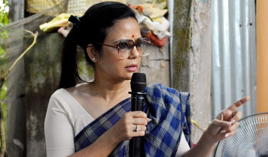 Baruipur Encounter पर Mahua Moitra का हमला: Bengal में UP 2.0, जंगल राज है Baruipur Encounter पर Mahua Moitra का हमला: Bengal में UP 2.0, जंगल राज है