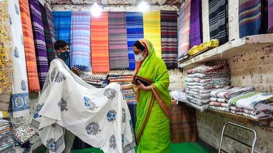 Before thrifting became trendy, Indian homes practised circular fashion; handloom shows why it is a ‘powerful example’ Before thrifting became trendy, Indian homes practised circular fashion; handloom shows why it is a ‘powerful example’