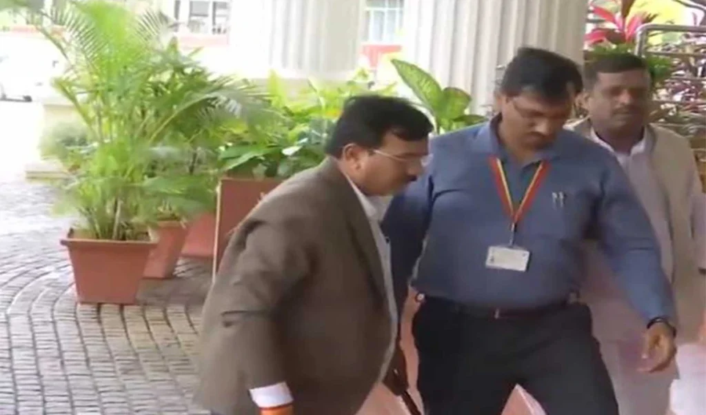 Bengaluru Daycare Horror: मासूम बच्चे की पिटाई का Shocking Video वायरल, NCPCR ने लिया एक्शन Bengaluru Daycare Horror: मासूम बच्चे की पिटाई का Shocking Video वायरल, NCPCR ने लिया एक्शन
