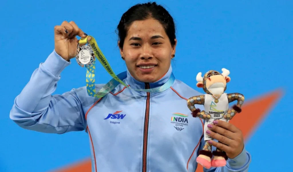 CWG Weightlifting में Bindiyarani Devi ने जीता Bronze, India को मिला छठा Medal CWG Weightlifting में Bindiyarani Devi ने जीता Bronze, India को मिला छठा Medal