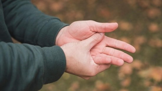 Can cracking your knuckles damage your joints? Orthopaedic surgeon explains the popping sound and shares when to worry Can cracking your knuckles damage your joints? Orthopaedic surgeon explains the popping sound and shares when to worry