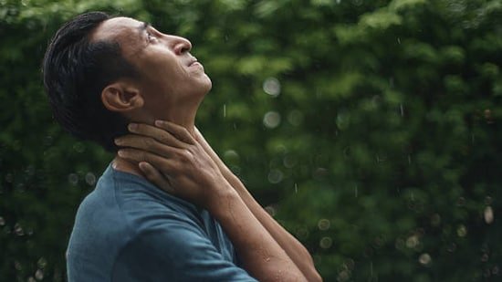 Can joint pain or chronic pain from old injury flare when it rains? Physician Dr Kunal Sood explains what happens Can joint pain or chronic pain from old injury flare when it rains? Physician Dr Kunal Sood explains what happens