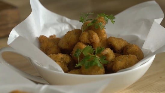 Chef Ranveer Brar shares easy chicken popcorn recipe to enjoy on rainy days: See step-by-step preparation Chef Ranveer Brar shares easy chicken popcorn recipe to enjoy on rainy days: See step-by-step preparation